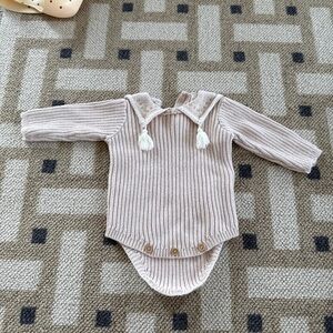 Knit Long-Sleeve One-Piece with Tassel Collar and Embroidery